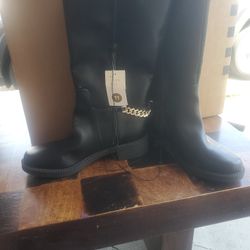 Brand New Woman Boots. 