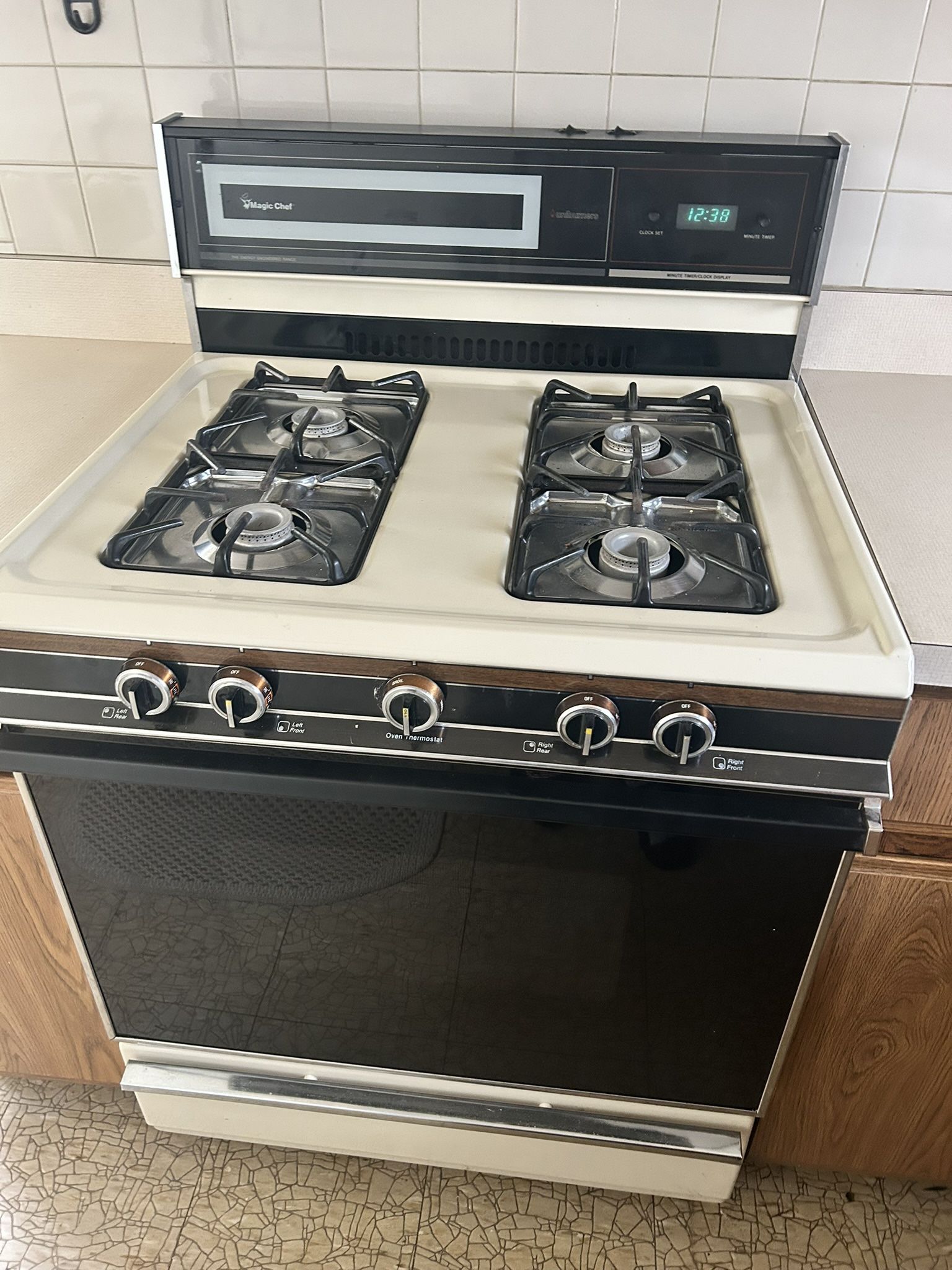 Magic Chef 30” Gas Range