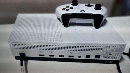 Xbox S series console and controller complete