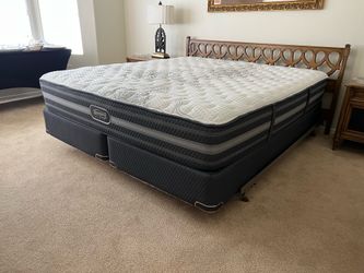 Beauty Rest Black Edition King Mattress and Box Spring