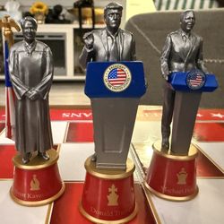 2020 Battle For The White House Chess Set with COA Complete 