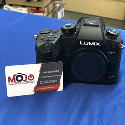 Panasonic Lumix GH6 
