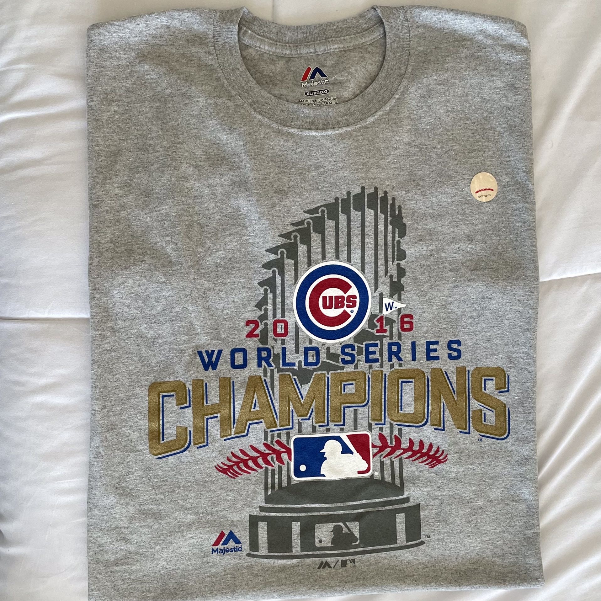 Chicago Cubs World Series Champions 2016 ⚾️ T-shirt Mens Size XL /New, authenticated labeling . Fits Women Size XL Too!