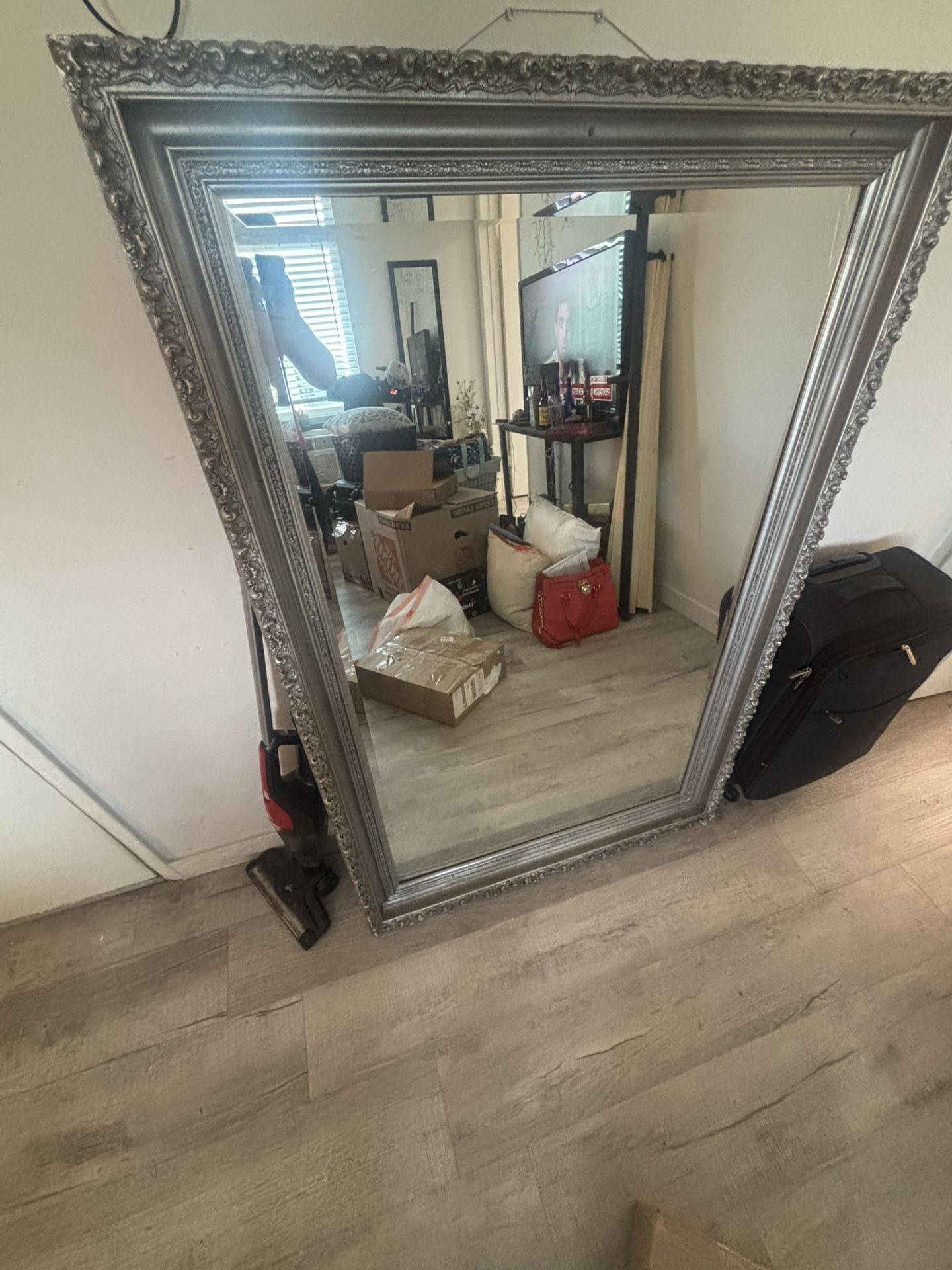 Large mirror 