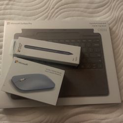 Microsoft Surface Pro Bundle 