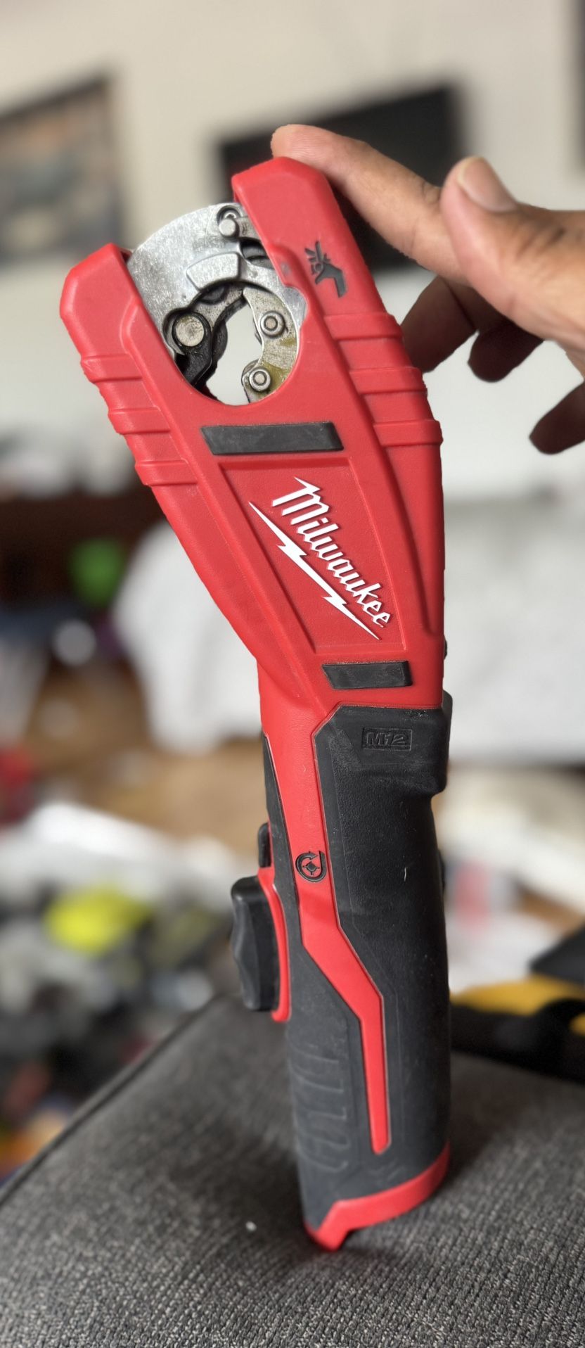 Milwaukee M12 12V Lithium-Ion Cordless Copper Tubing Cutter (Tool-Only