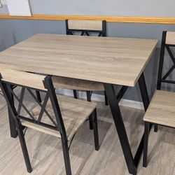 Kitchen/Dining Room Table And 4 Chairs