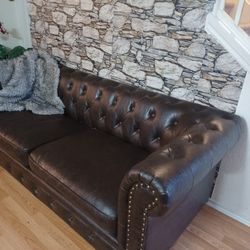 Presidential Chesterfield Sofa