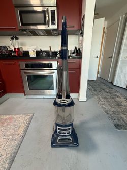 Shark Navigator Lift-Away Deluxe Upright Vacuum NV360 9.5"