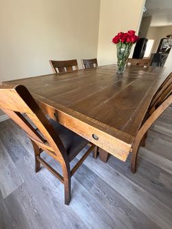 7 pice Rustic Dinning set