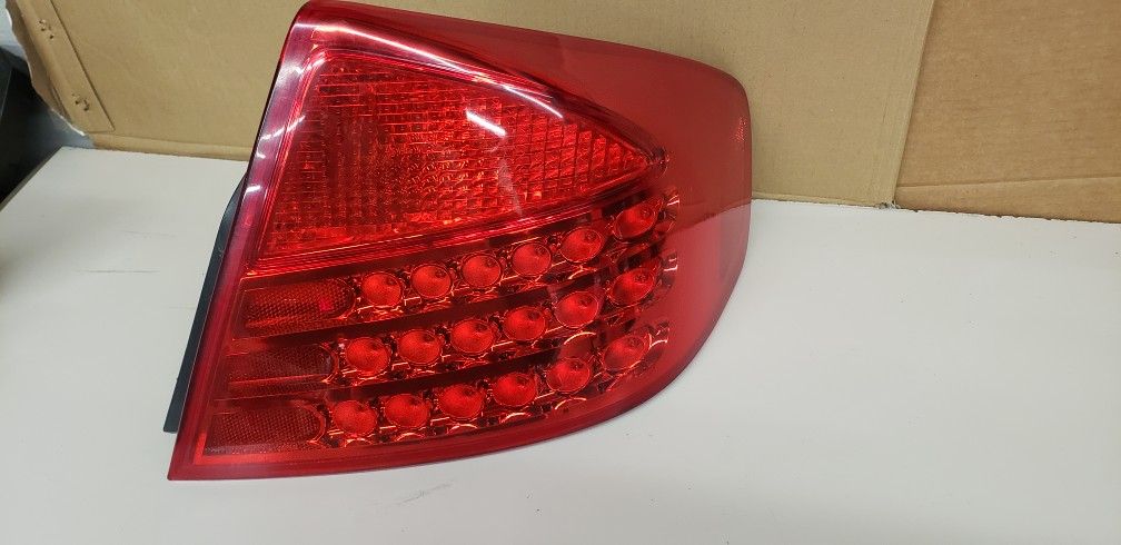 03 04 Oem Infiniti G35 Sedan Right Side Reae Outer Taillights 