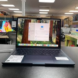 MacBook Air 13-inch M3 (8-Core CPU & 10-Core GPU) Processor 16GB Unified RAM 512GB SSD (20