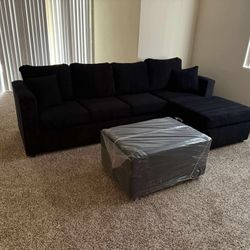 💥Brand New 💥 Black Sectionals With Free Ottoman
