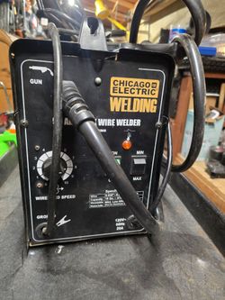 Chicago Elecric Welder. works great!