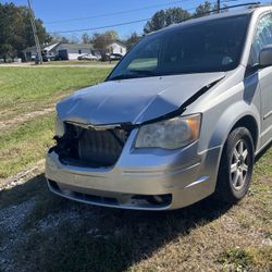 Damaged Chrysler Town And Country 2010