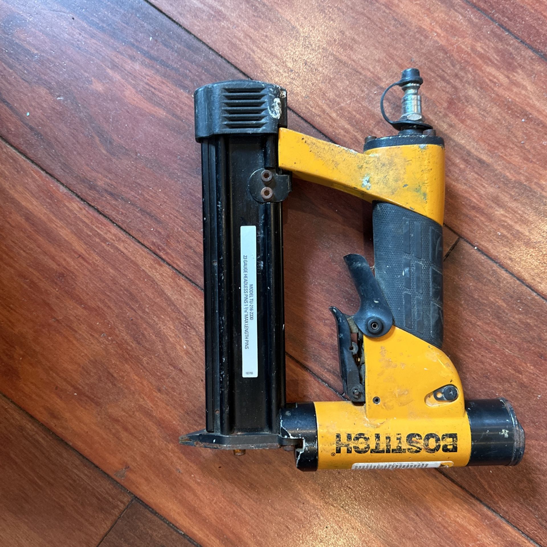 Bostitch 23-gauge headless pins 1 3/16 max. 