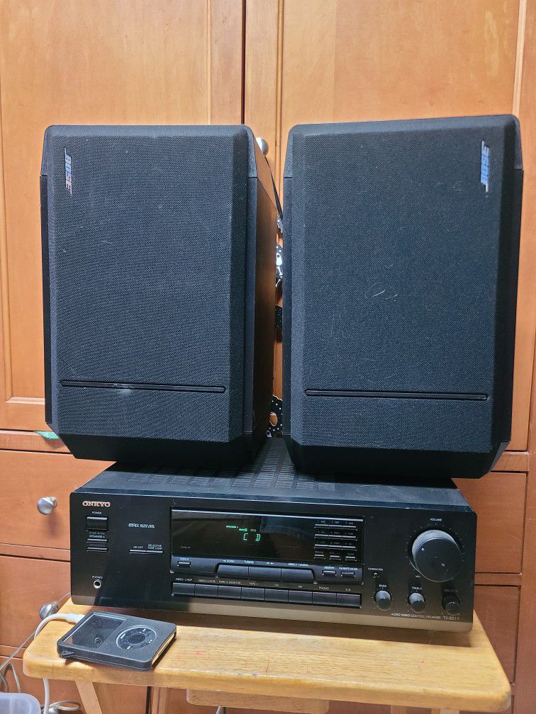 Onkyo  Pre amp receiver & Two BOSE SPEAKERS 