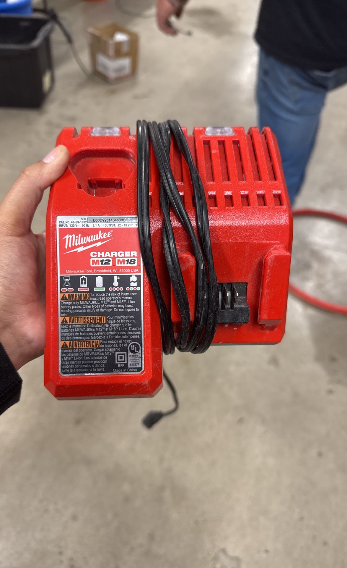 Milawaukee Charger M12/M18