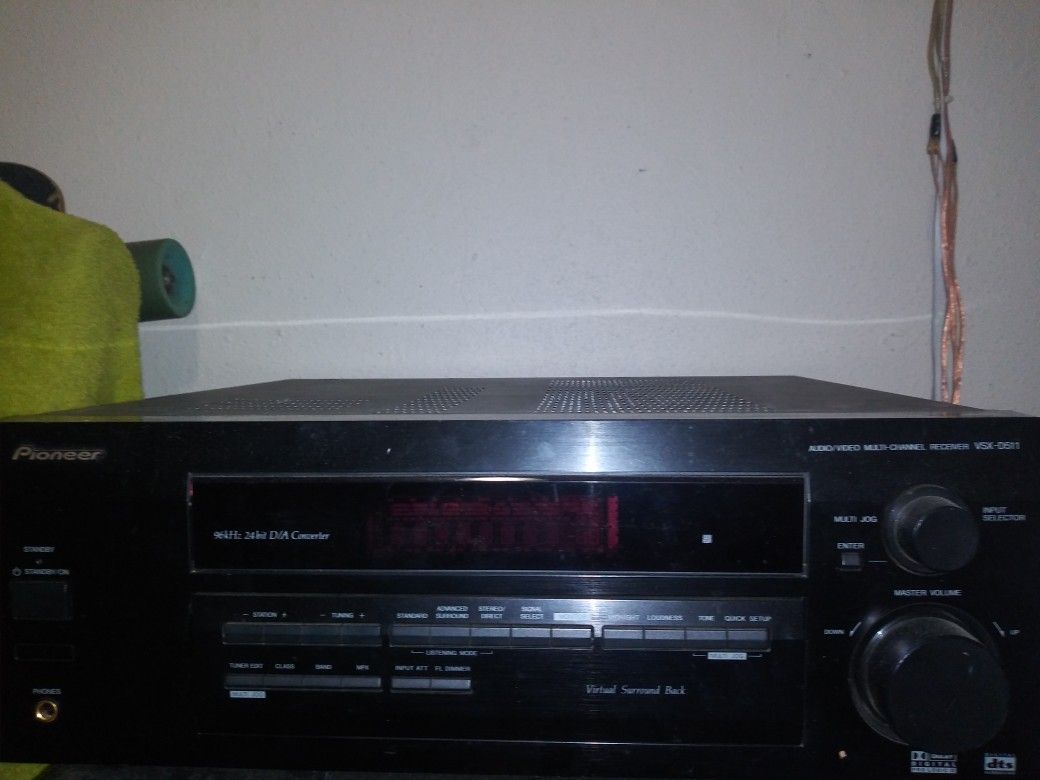 Pioneer VSX-D511 receiver