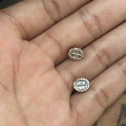 10k Diamond Earrings 