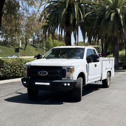 Ford F350 Pilot/Service/Utility