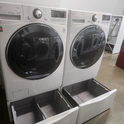 LG SET STEAM WASHER AND ELECTRIC DRYER 