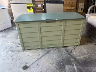 Brand new Outdoor 75 Gallon Storage Deck Box, Weatherproof Woodgrain Patio Storage Box for Balcony, Garden, Backyard (Green)