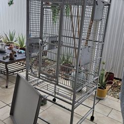 Jaula Gris De Hierro Fuerte Para Aves En Exelentes Condiciones. 