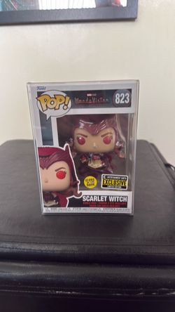 Scarlet Witch (Entertainment Earth Exclusive) FUNKO POP 823