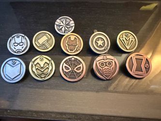 11 Marvel Avengers Collector pins