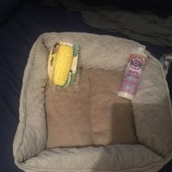 Looking To Sell This Brand New Dog Bed Come With Shampoo And A Dog Toy 