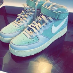 size 11 m high top forces