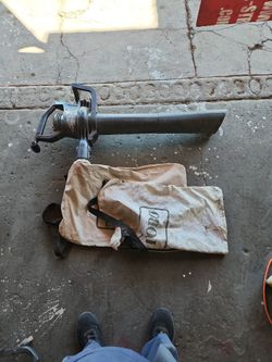 Toro Blower And Mulcher $25 With 2 Bags
