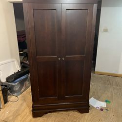 Armoire / TV Hutch