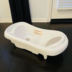 USED Tomy Infant Bath Tub
