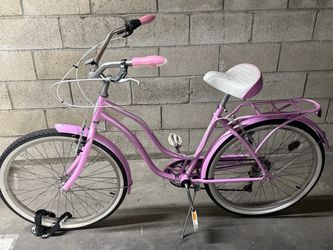 Pink Schwinn Women’s Cruiser Bike