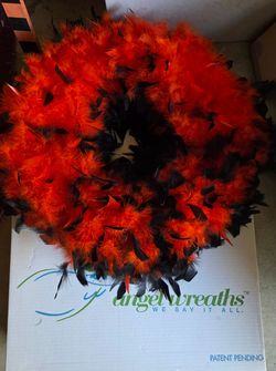NEW Halloween Black & Orange Feather Boa Wreath 20” – Angel Wreaths