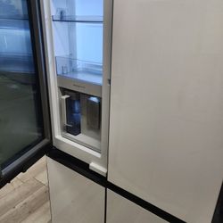 New Bespoke Four-door Refrigerator Samsung 
