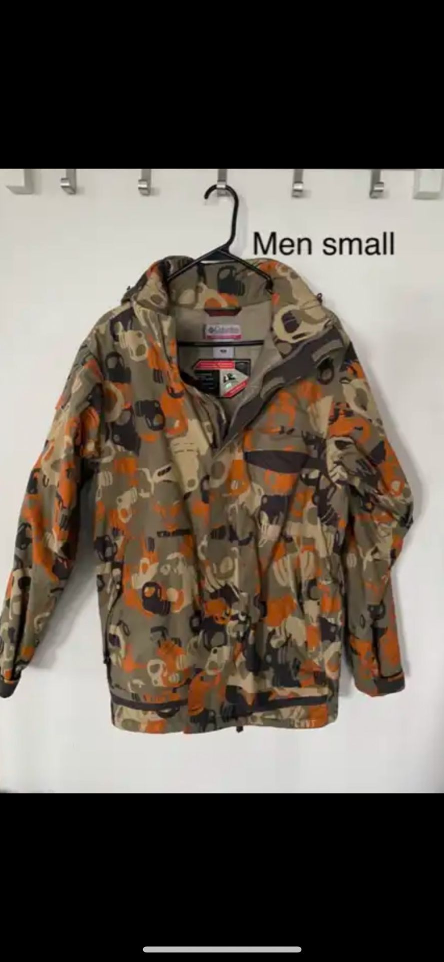 New Columbia Ski Jacket. Small