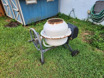 Klutch Concrete Mixer