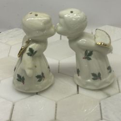 Vintage Salt & Pepper Shakers Kissing Angels Christmas Holly