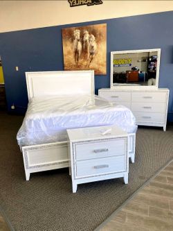 Bedroom Set for Sale - Ask For Price - Preguntar precio