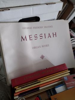 Printed music, music books, vinyl recordings