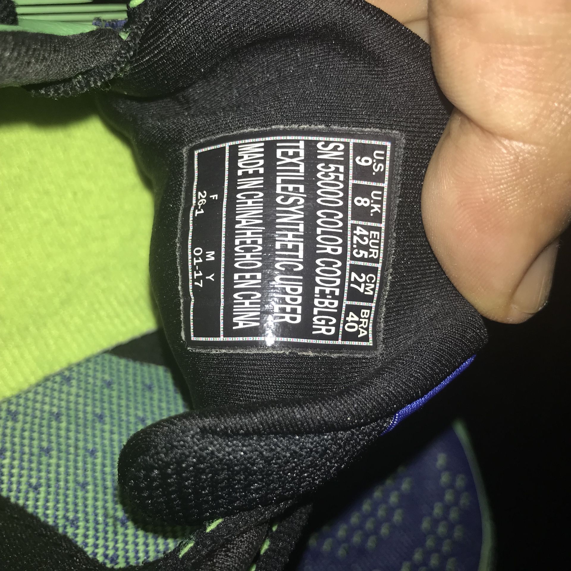 Great and light size 9 👟 tenis shoes for men.