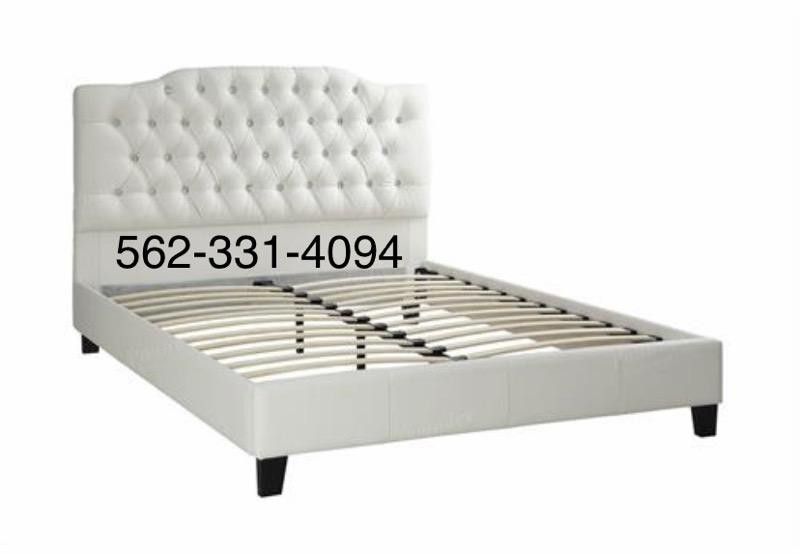 💢New Queen White Tufted faux leather bed frame💢