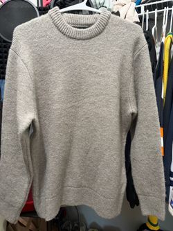 Light Gray Crewneck Knit Sweater
