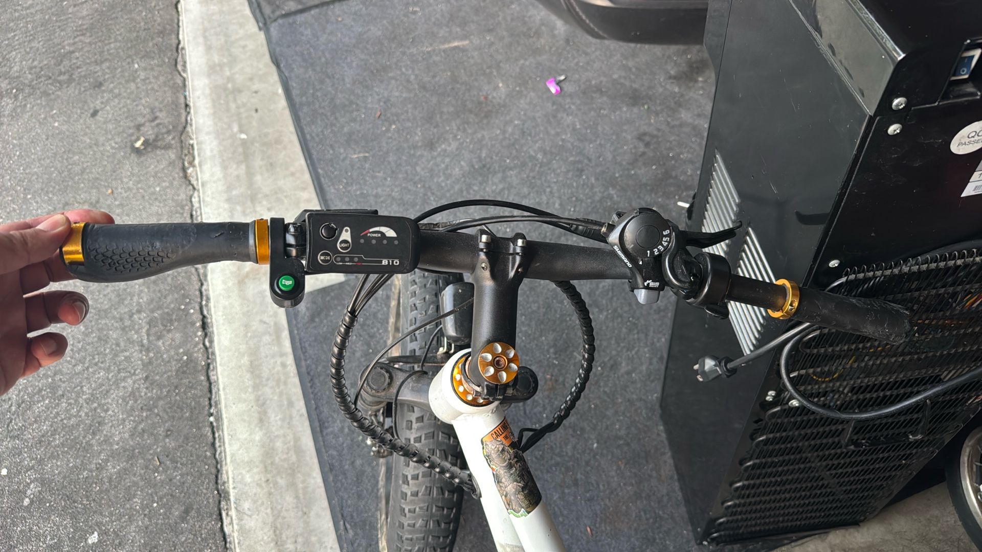 Handlebar E-bike With Display And Gear