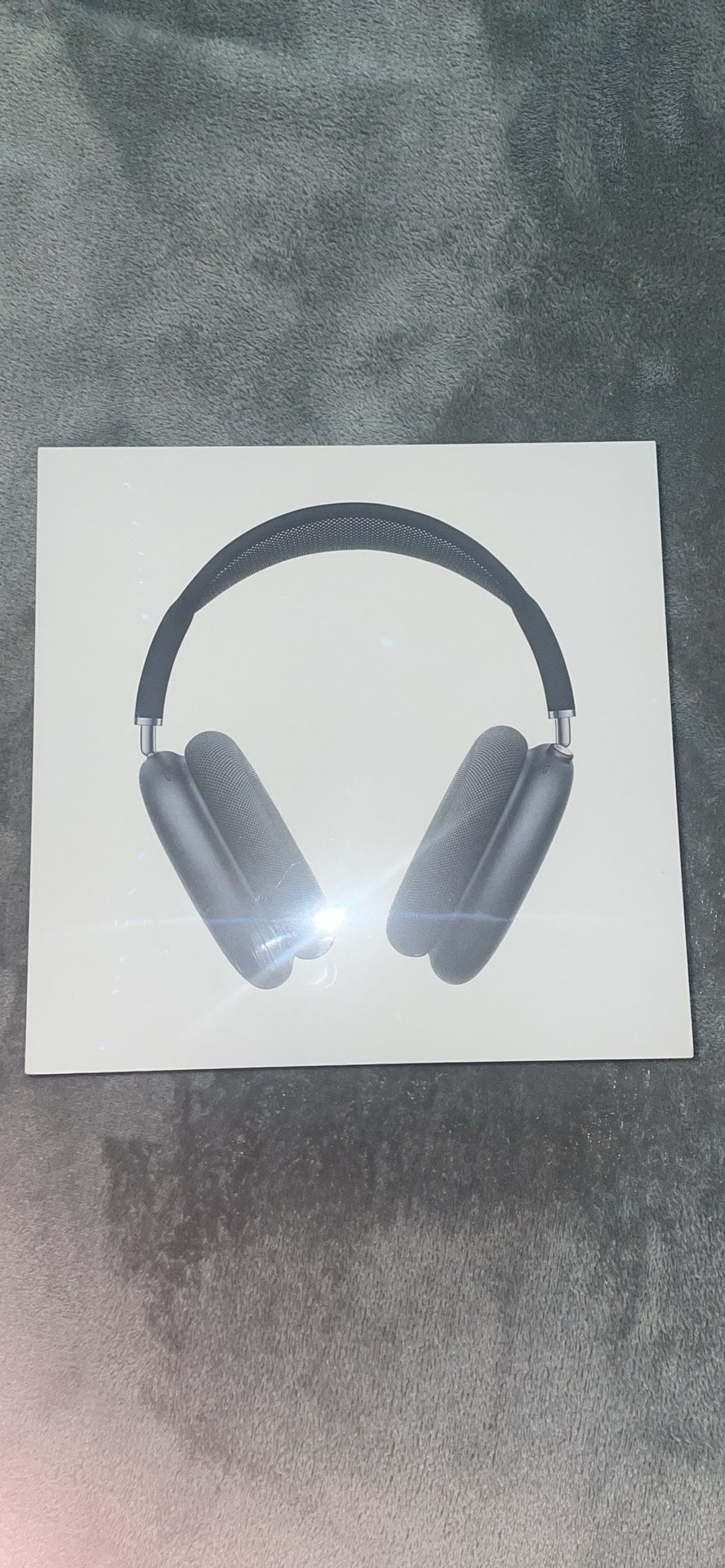 AirPod Max* PRICE FIRM*