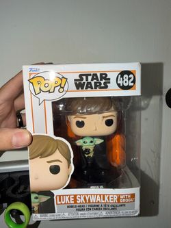 Funko pop Luke Skywalker with Grogu 482