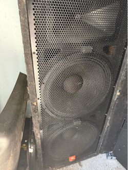 Speakers jbl  4 speakers 15” with 2 15” woffers